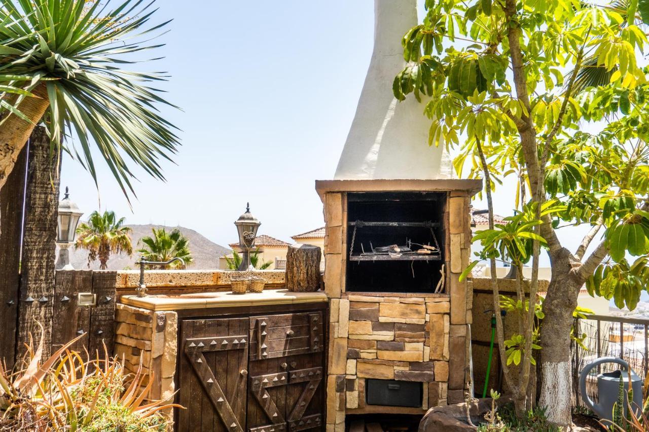 Deluxe Villa Bella Vita Air Con & Heated Pool, Tenerife South Chayofa エクステリア 写真